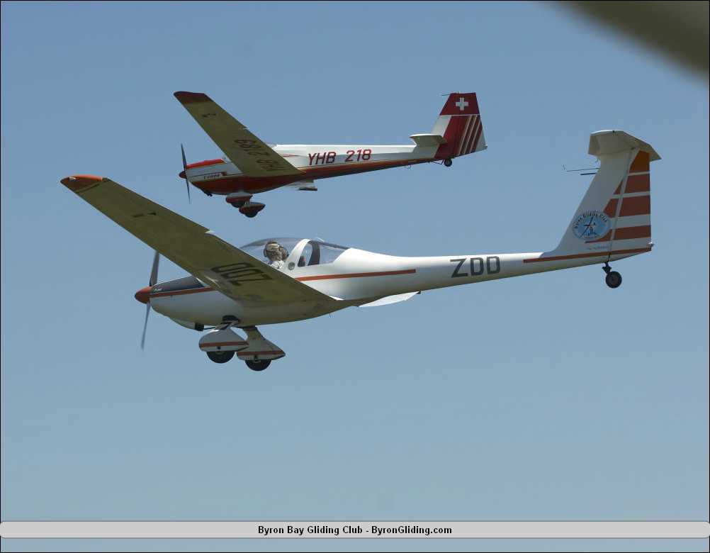 Two Gliders Flying over Byron Bay.jpg