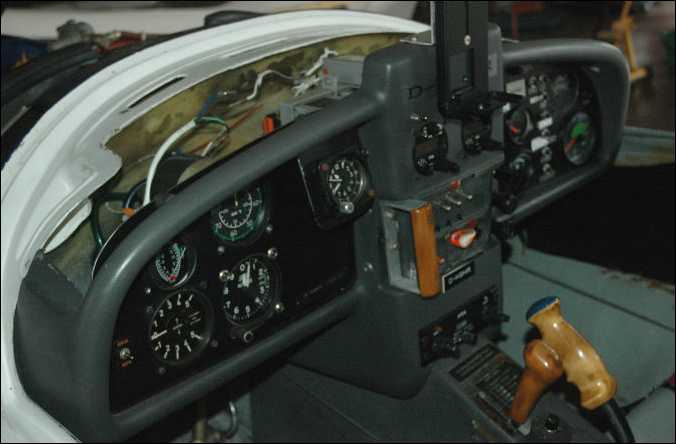 Dimona II Instrument Panel.jpg